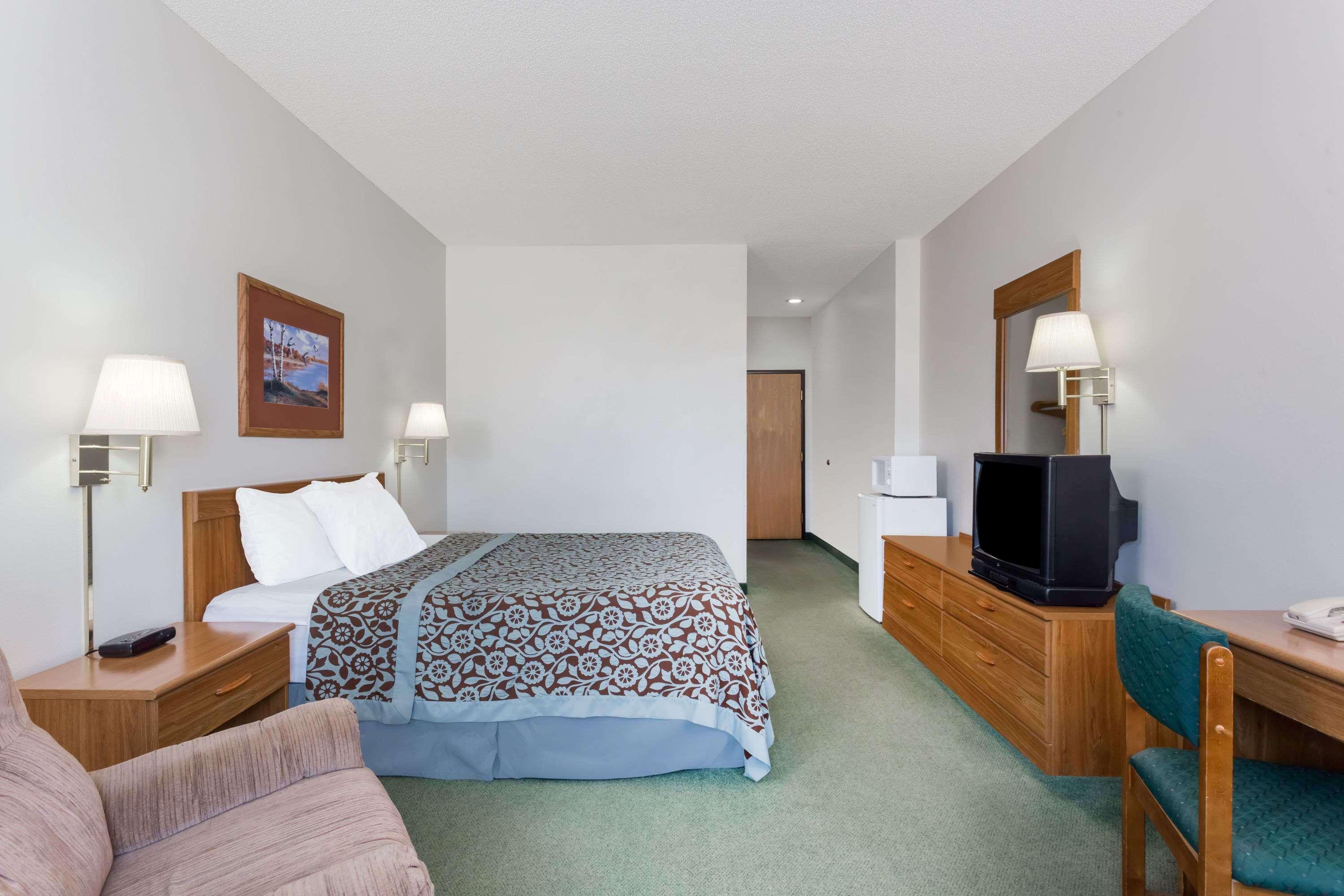 Days Inn By Wyndham Manchester Extérieur photo