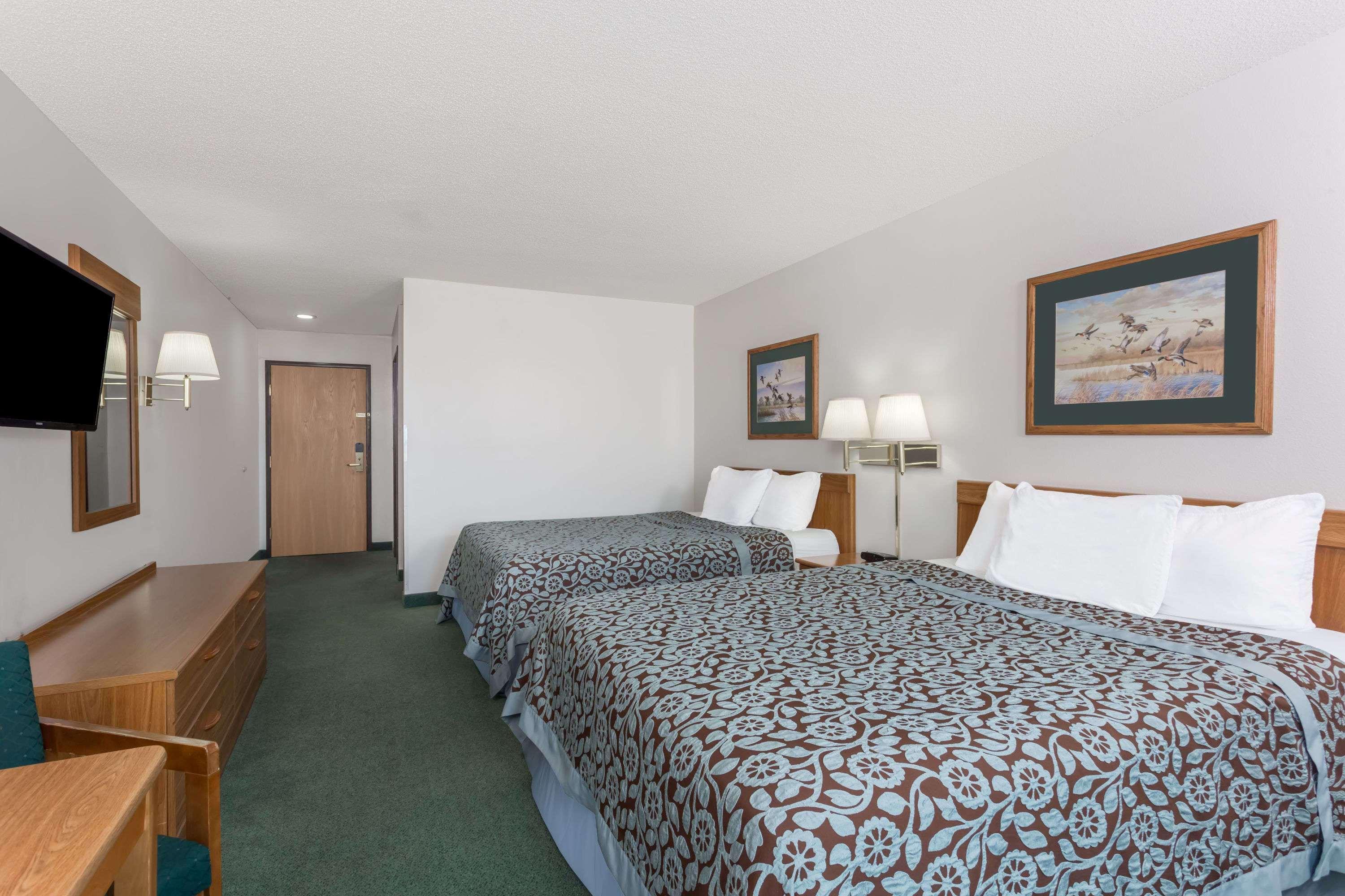 Days Inn By Wyndham Manchester Extérieur photo