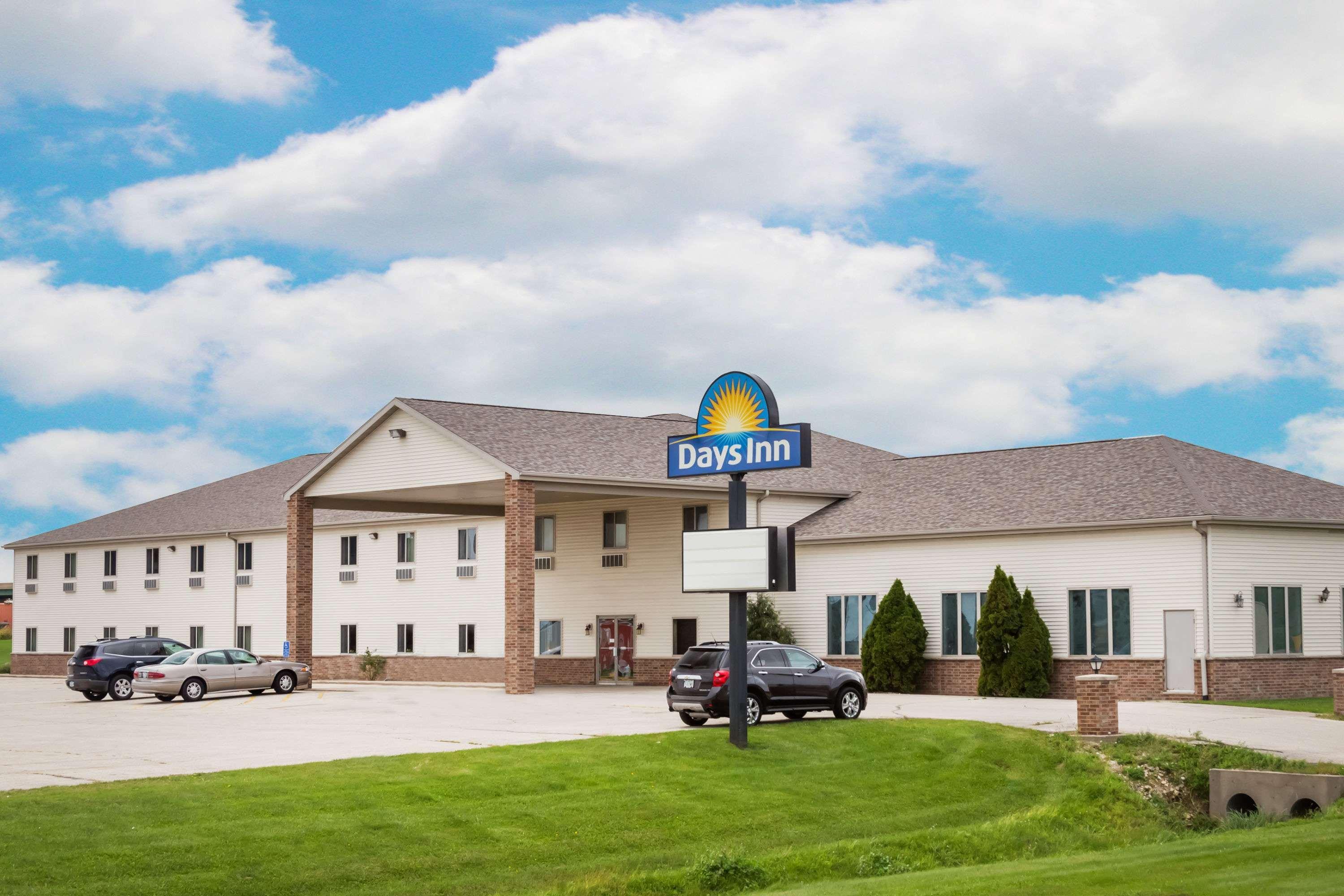 Days Inn By Wyndham Manchester Extérieur photo